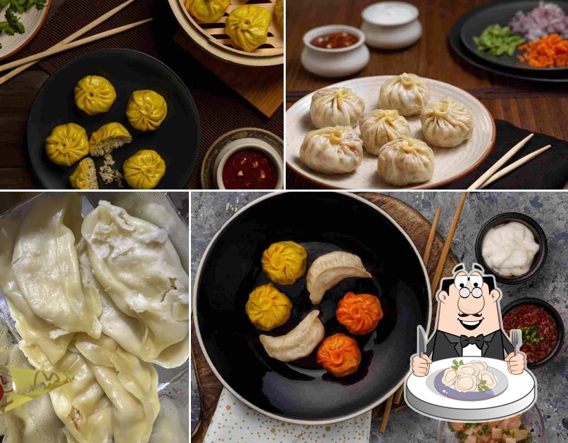 Dumplings at Zomoz - The Momo Company