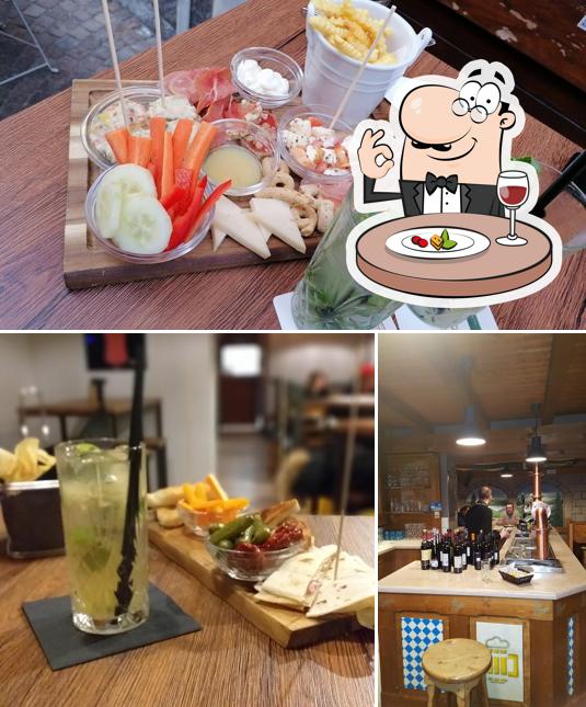 Cibo al il gallo e la volpe