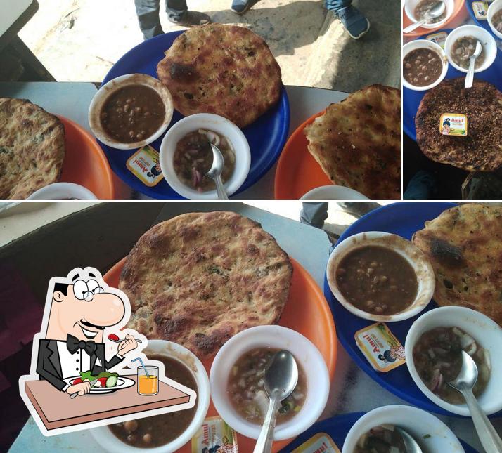 Food at Ajay Darshan Kulcha