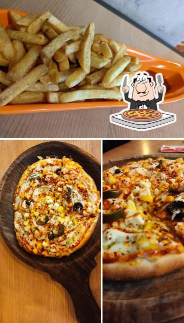 Order pizza at Lassi Bistro