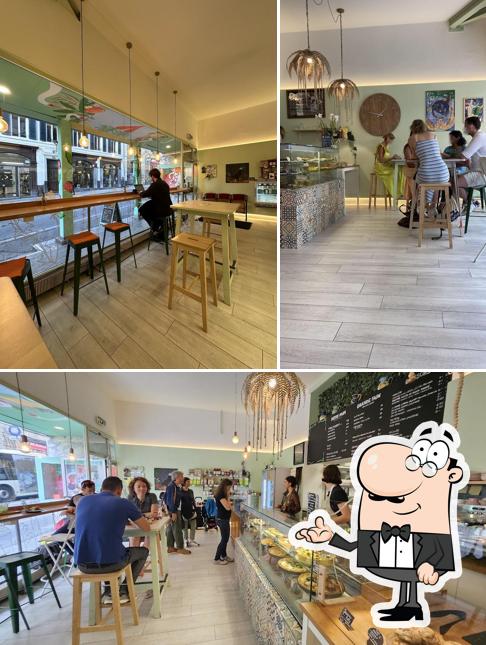 Dai un'occhiata agli interni di RACINES Plant based cafe/take away vegetal