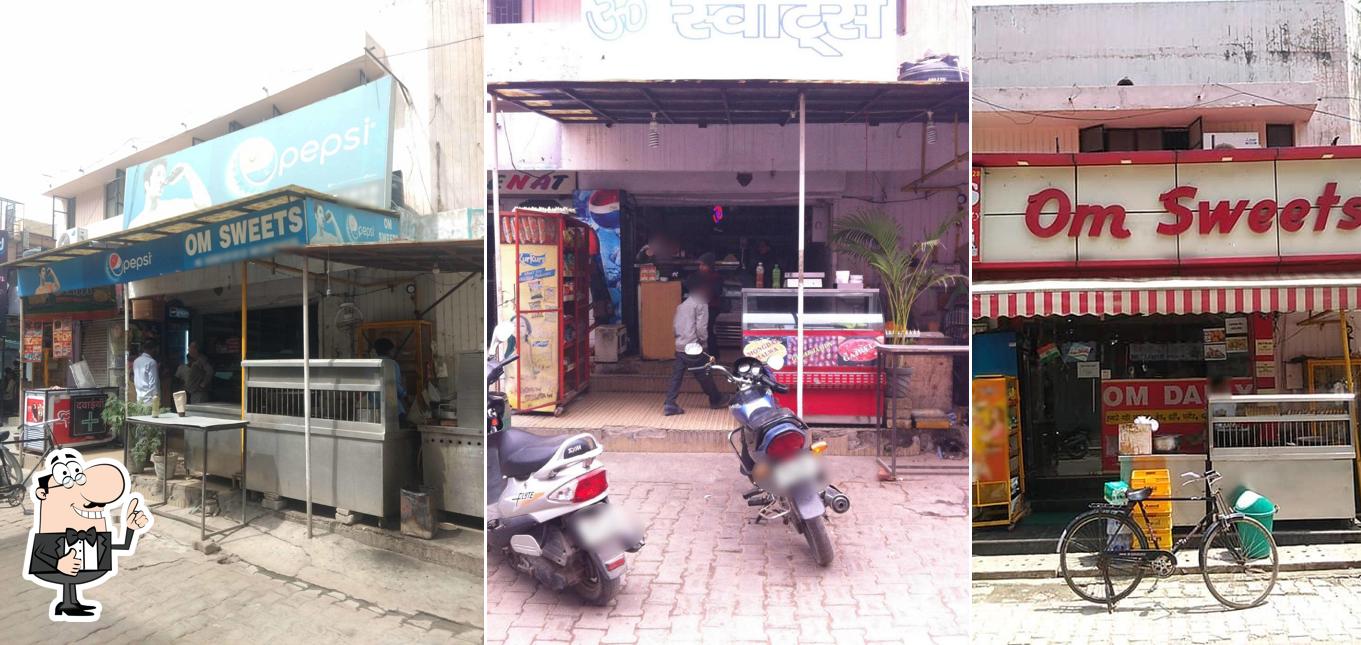 Look at the photo of Om Sweets