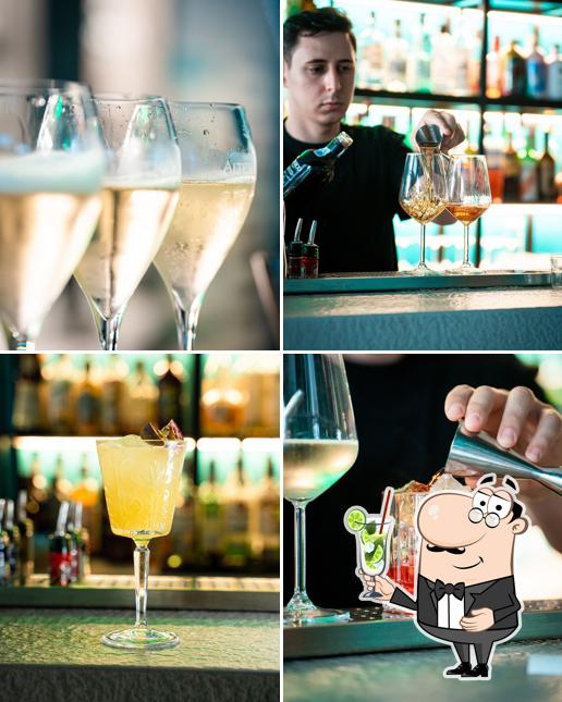 Goditi qualcosa da bere a Atipico Cocktail&Sound