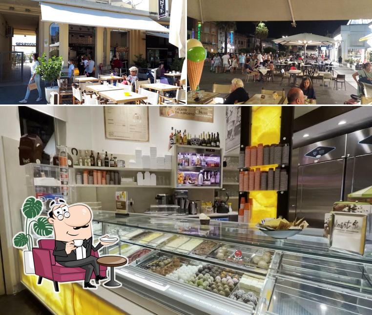 Siediti a un tavolo di Vincent Cremeria Gelateria