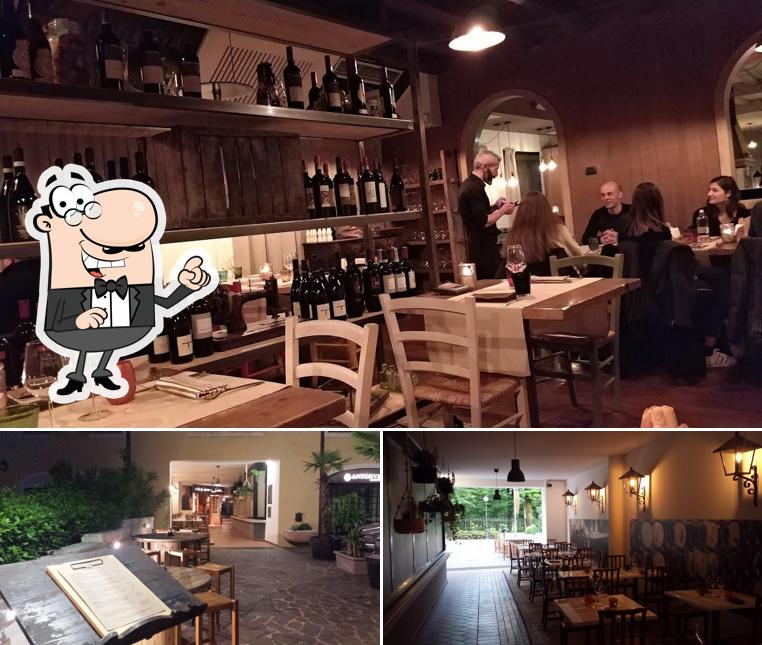 Siediti a un tavolo di T'osti