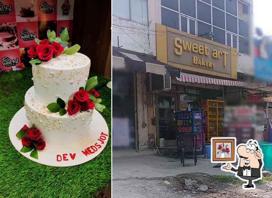 The interior of Sweet Art Bakery