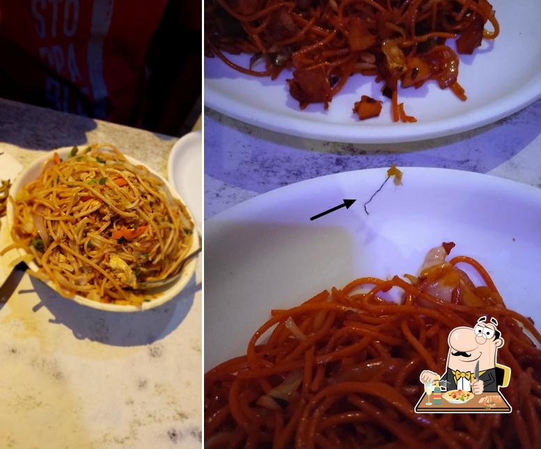 Pad thai at Hotel Hrishikesh