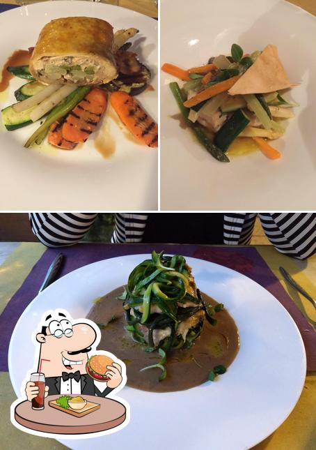 Prenditi un hamburger a Ristorante Cantina Mediterraneo