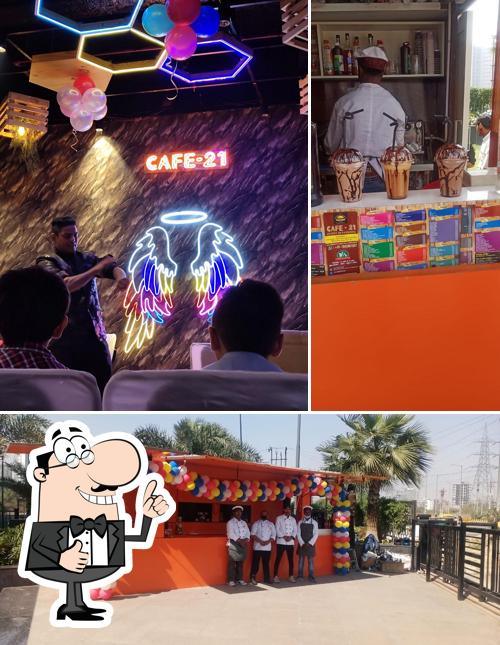 See this pic of Cafe 21