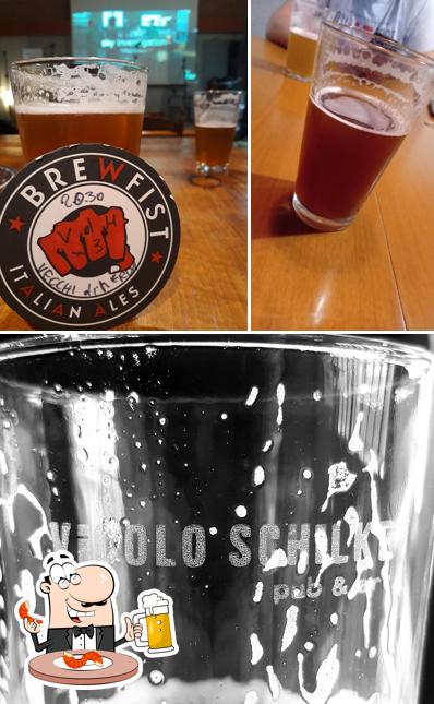 Puoi goderti un rinfrescante bicchiere di birra chiara o scura