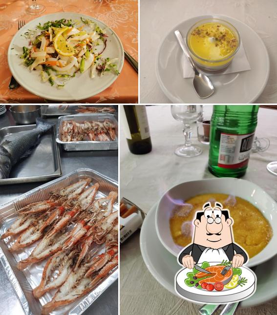 Ristorante Pizzeria La Ruota Zona Marconi serve un'ampia gamma di pasti a base di pesce
