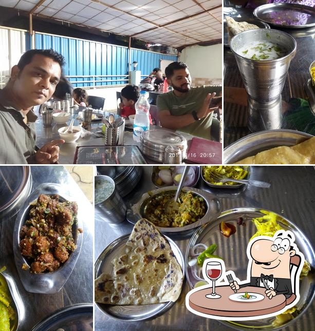 Food at Shree Giriraj Kathiyawadi