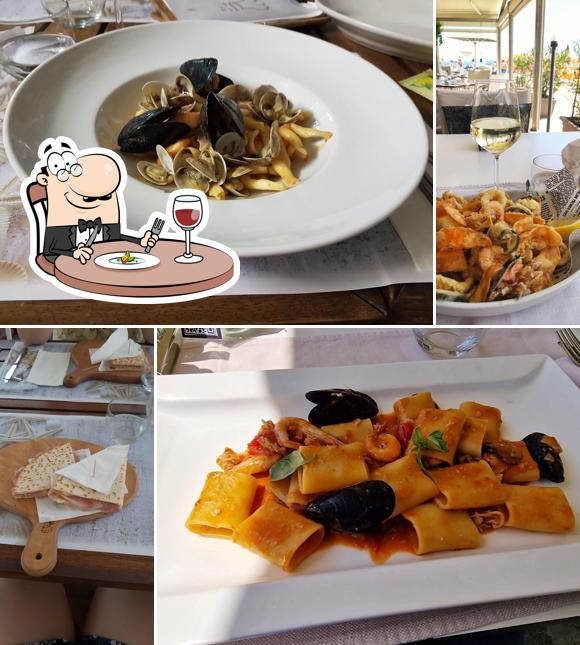 Fritto misto al Pino Beach .285 - Spiaggia con ristorante