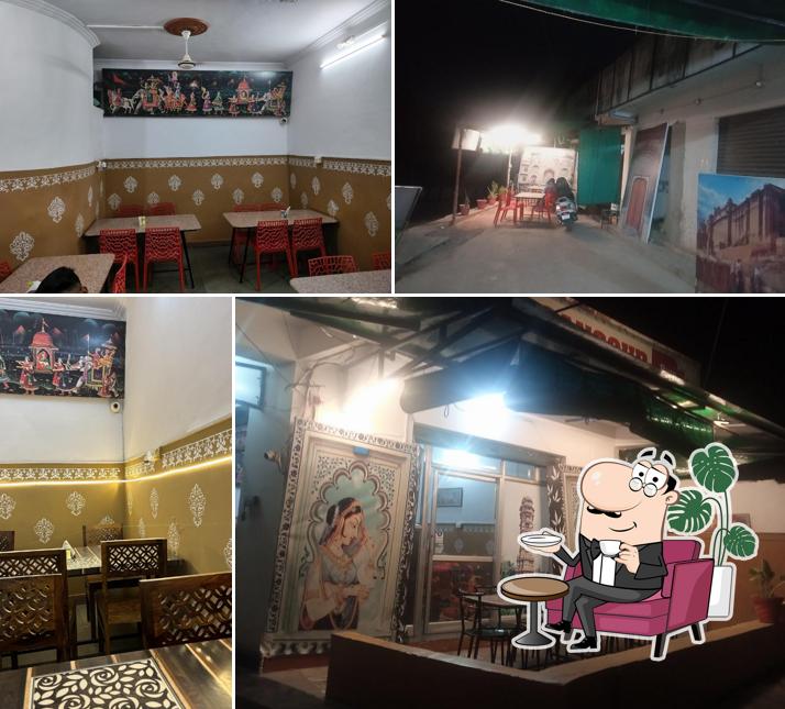Check out how GANGOUR RESTAURANT -RAJASTHANI Punjabi Gujrati Food Maharashtrian Food Delivery in Train looks inside