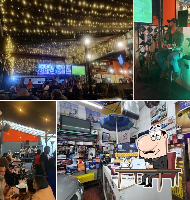 Sente em uma das mesas no Bigatto BBQ