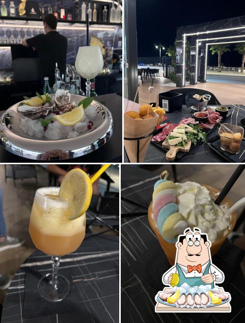 Essential lounge bar