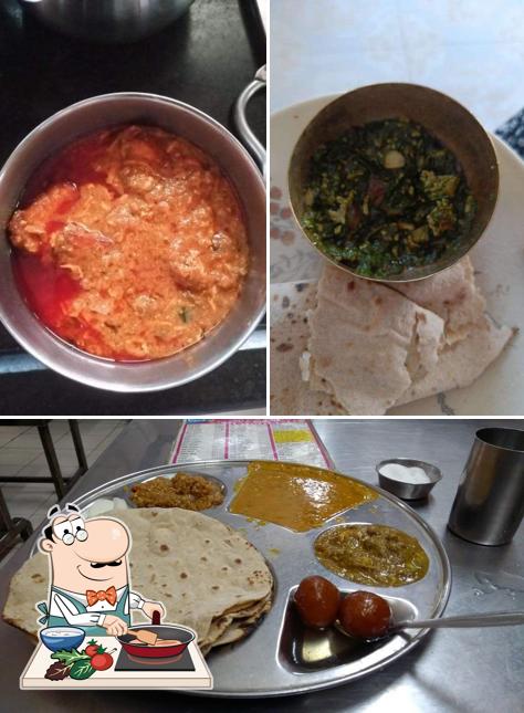 Chicken curry at Mamaji Fast-Food