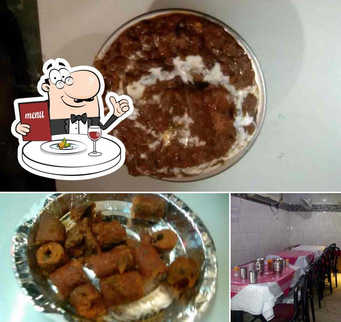 This is the picture showing food and dining table at Novelty Chicken Corner