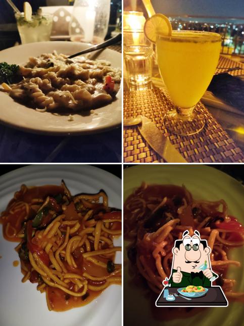 Macaroni and cheese at Vantage By BAANSI