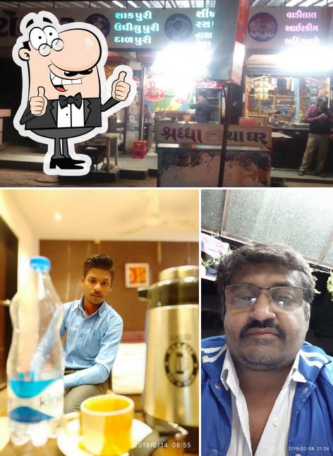 Look at this picture of Sraddha Restaurant And Pan Parlour
