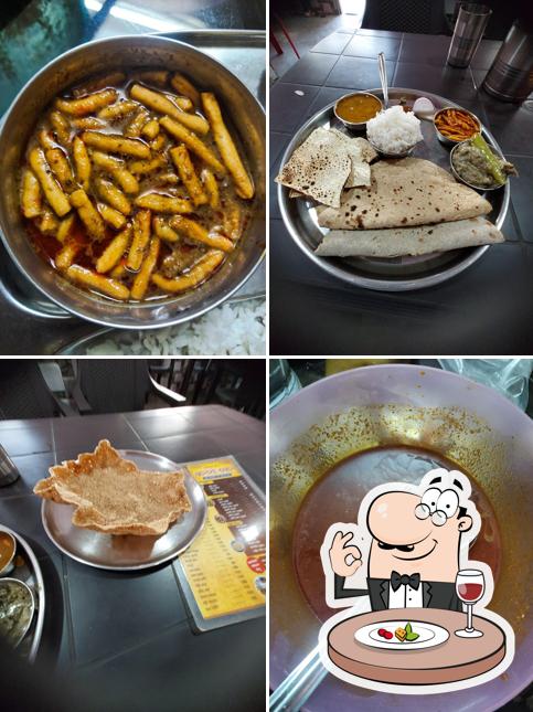 Food at Khandesh Darbar