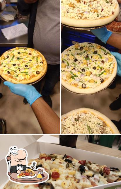 Order pizza at La Pino'z Pizza Sector-14 Panchkula