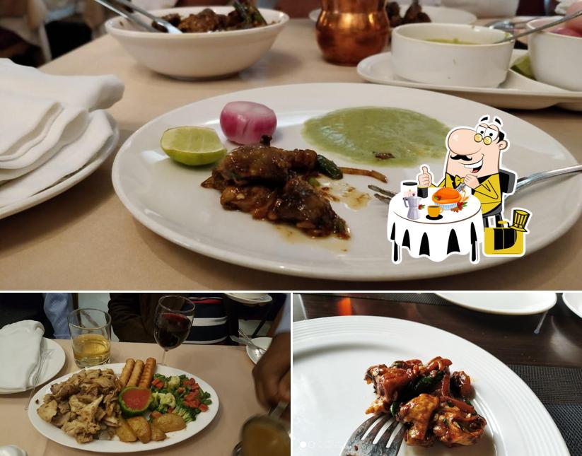 Food at Abcos Food Plaza