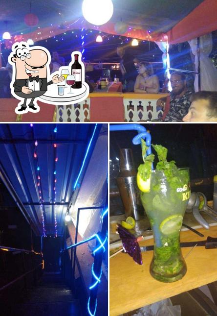 The bombay duck bar and restaurant serves alcohol