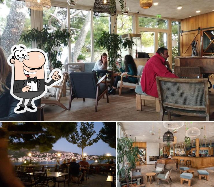 Siediti a un tavolo di Restoran Horus