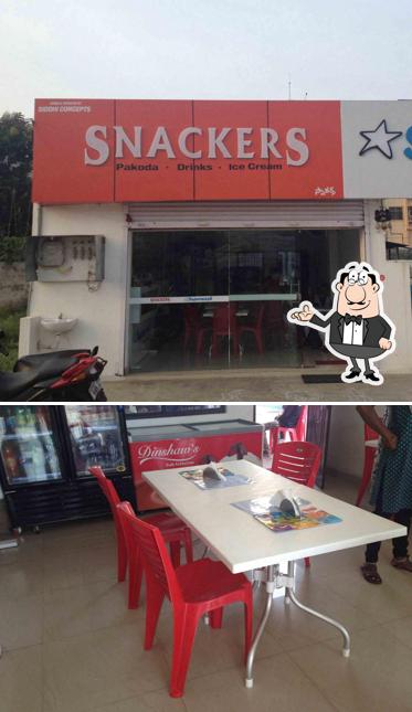 The interior of Snackers