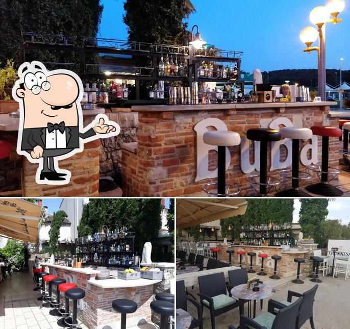 Siediti a un tavolo di Caffe Bar Buba