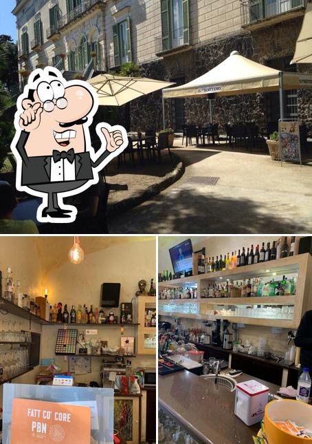 Siediti a un tavolo di Caffè Floridiana