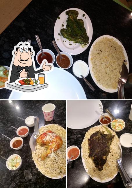 Food at Mubarak Alraidan Mandhi House
