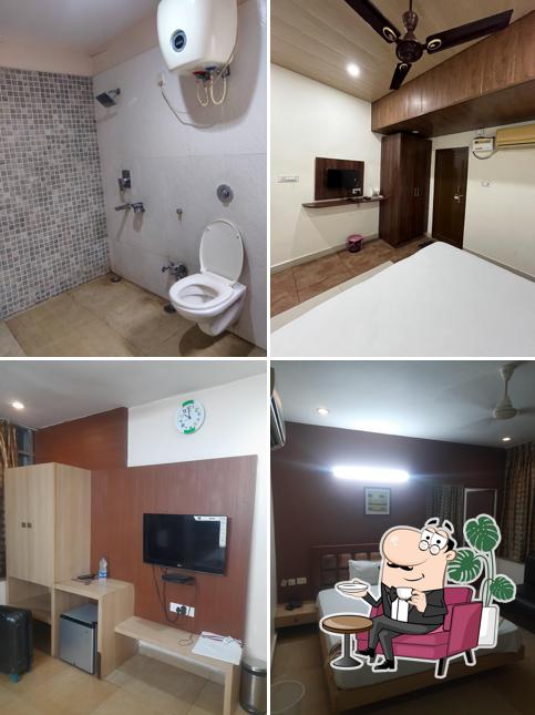 The interior of OYO Hotel Vaani Continental