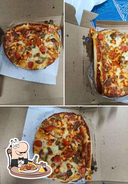 Pick pizza at King N Burgers