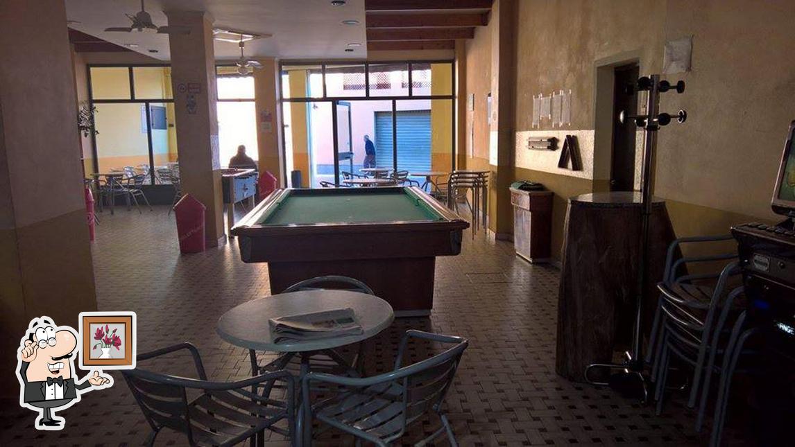 Siediti a un tavolo di Daniel bar di Fadda Francesco