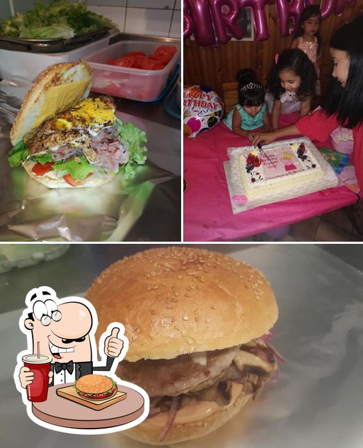 Gli hamburger di El Diablo Pizzeria e Paninoteca potranno soddisfare molti gusti diversi