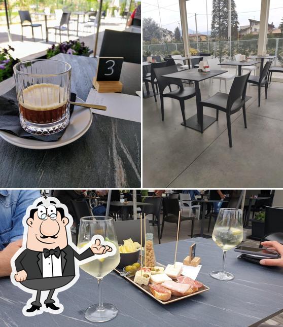 Gli interni di BZ CAFFÈ