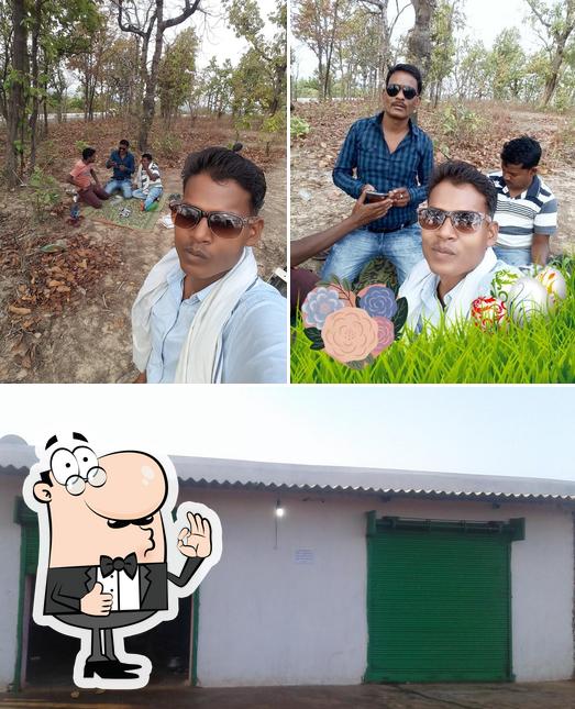 Sonu ram Jhumka in family restaurants and dhaba