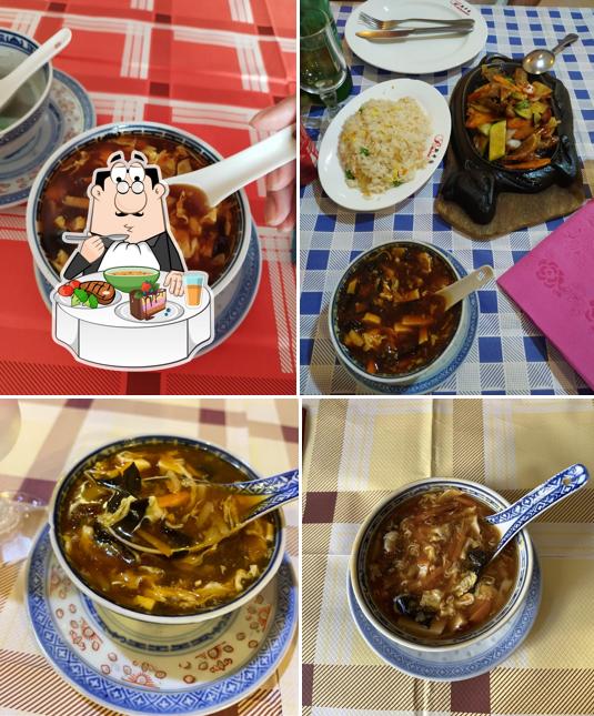 Zuppa calda e acida al Ristorante Cinese XinZhonGuo