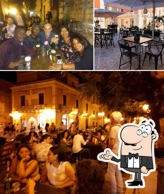 Dai un'occhiata agli interni di After Bistrot