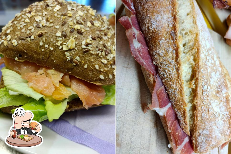 Prenditi un hamburger a Bar Ristorante Gli Amici