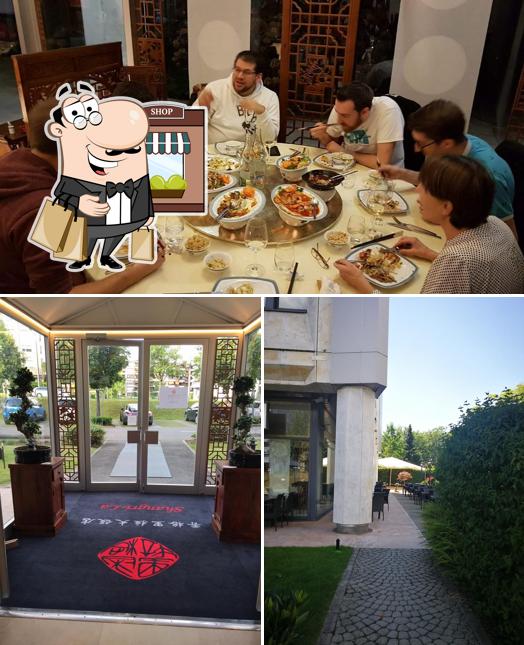 La foto di esterno e interni da Restaurant Shangri-La