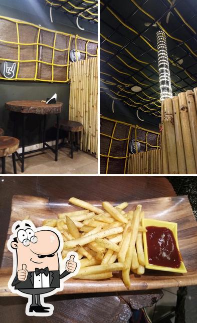 Look at the picture of Cafe Unplugged