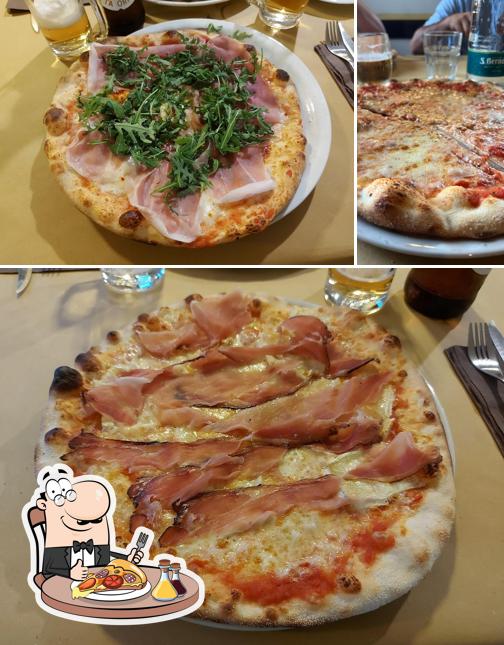 A Torre Mare Sas, puoi provare una bella pizza