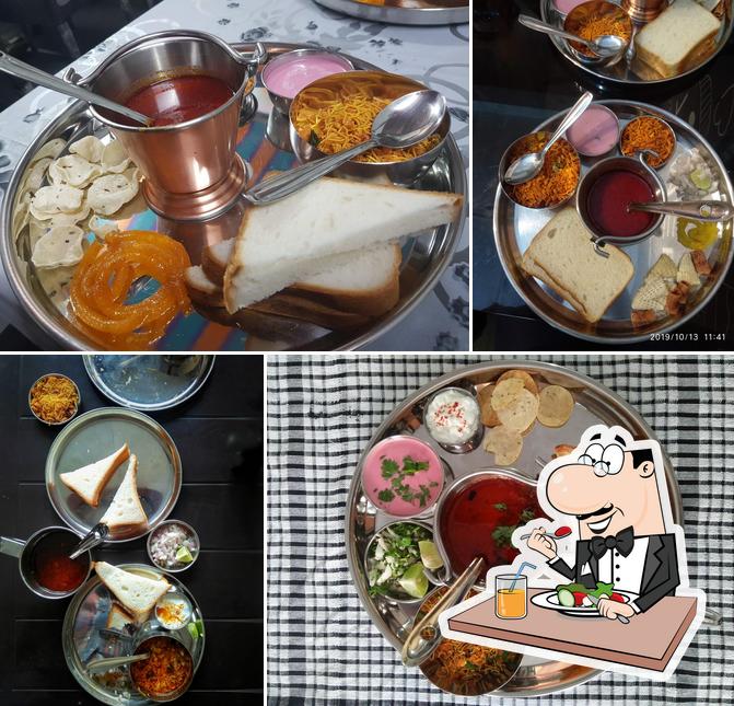 Meals at Kolhapuri Shahi misal (कोल्हापूरी शाही मिसळ)