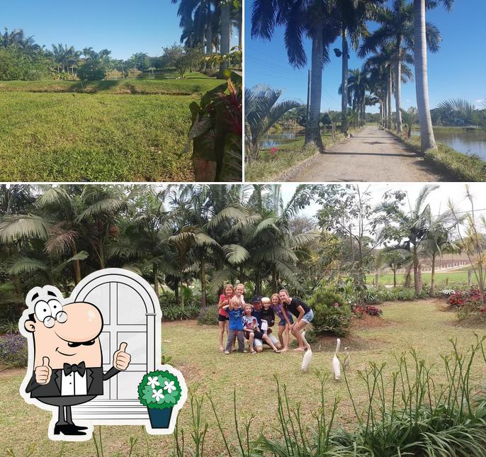 Veja imagens do exterior do Café Rural Família Roos