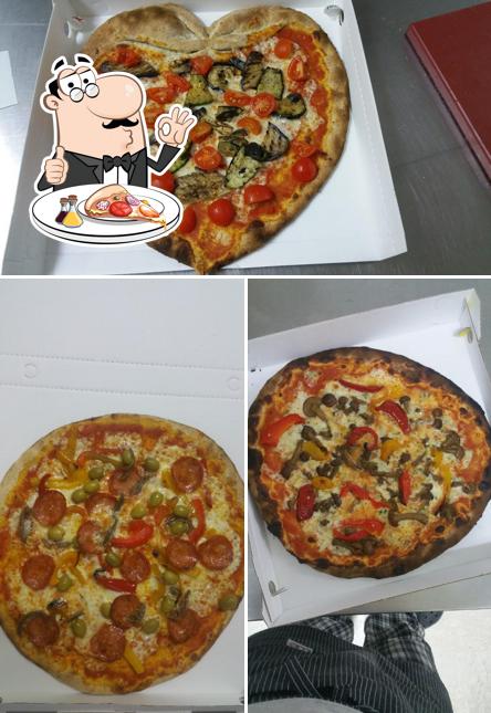 Prenditi una pizza a LA ROCCA "Bar - Forno - Pizza d'Asporto"