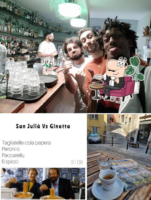 Dai un'occhiata agli interni di Bar Ginetta