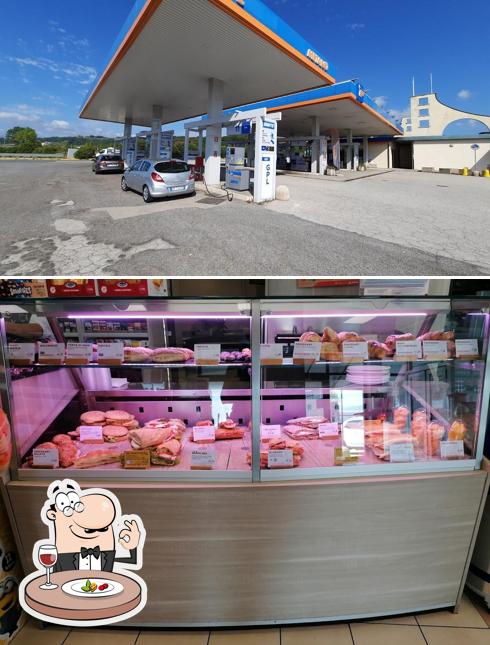 Cibo al Autogrill S. Liberato